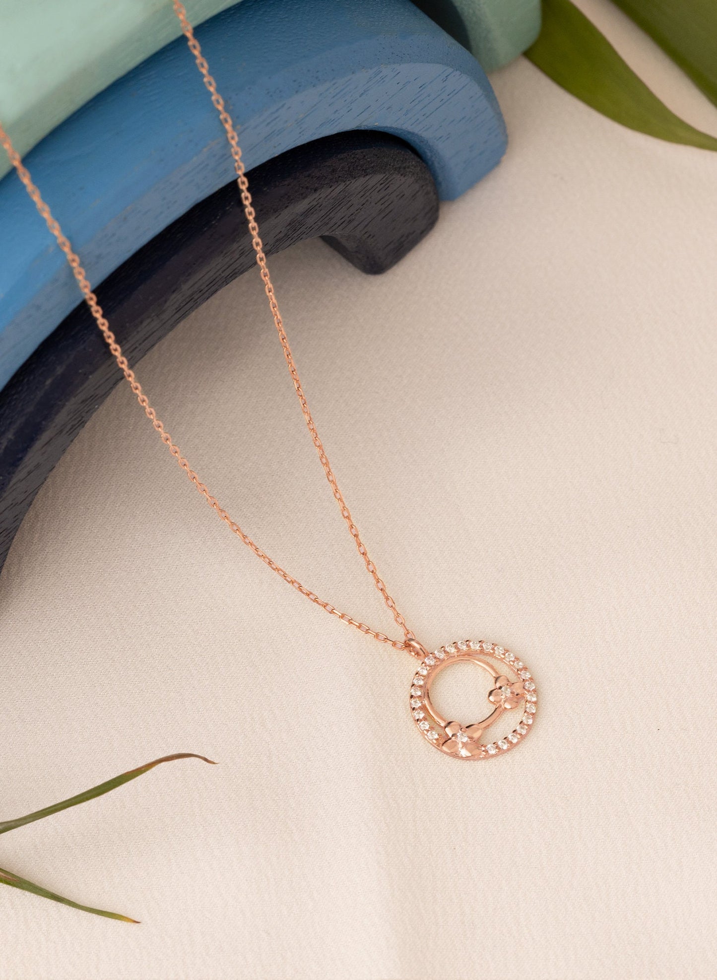 Circle Daisy Flower Necklace With CZ Stone - Diamond Daisy Necklace - Flower Pendant Necklace - Necklace for Women - Gift for Her