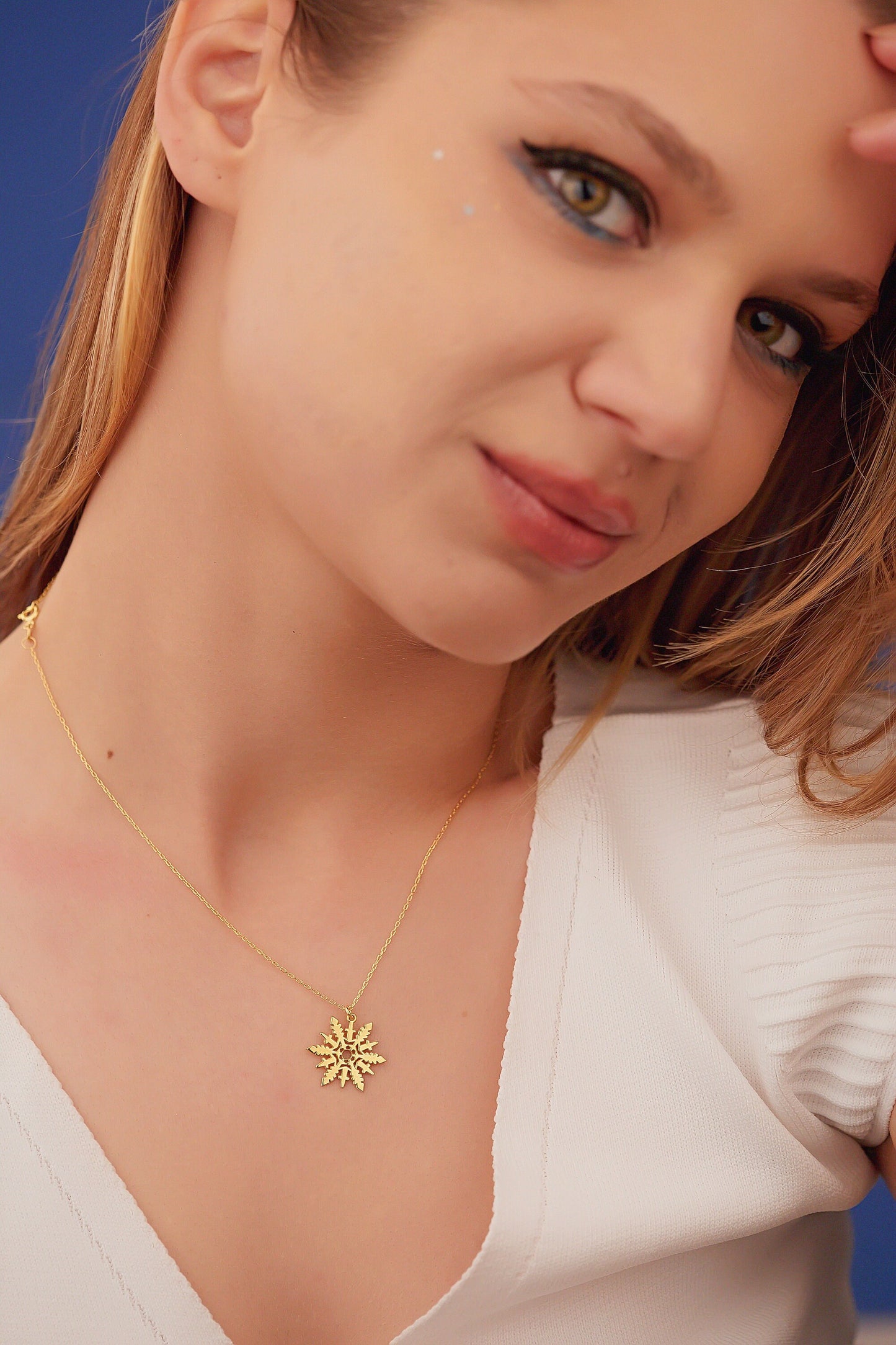 Unique Snowflake Necklace - Christmas Gift - Winter Necklace - Winter jewelry - Snow Necklace - Dainty Necklace - Gift for Her